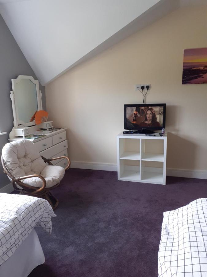 Single Or Twin Room In Lovely Country Residence Nobber Exterior photo